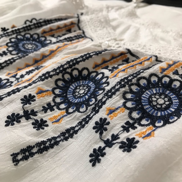 White shirt - Picture 2 of 3